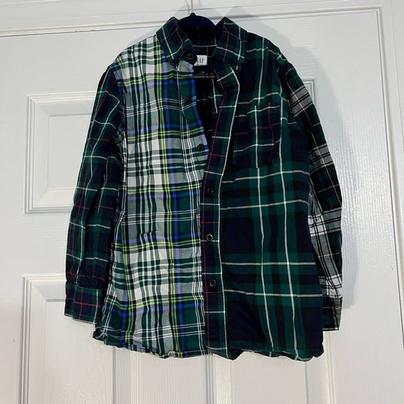 Boys Gap kids holiday button down. Size small - Picture 1 of 3